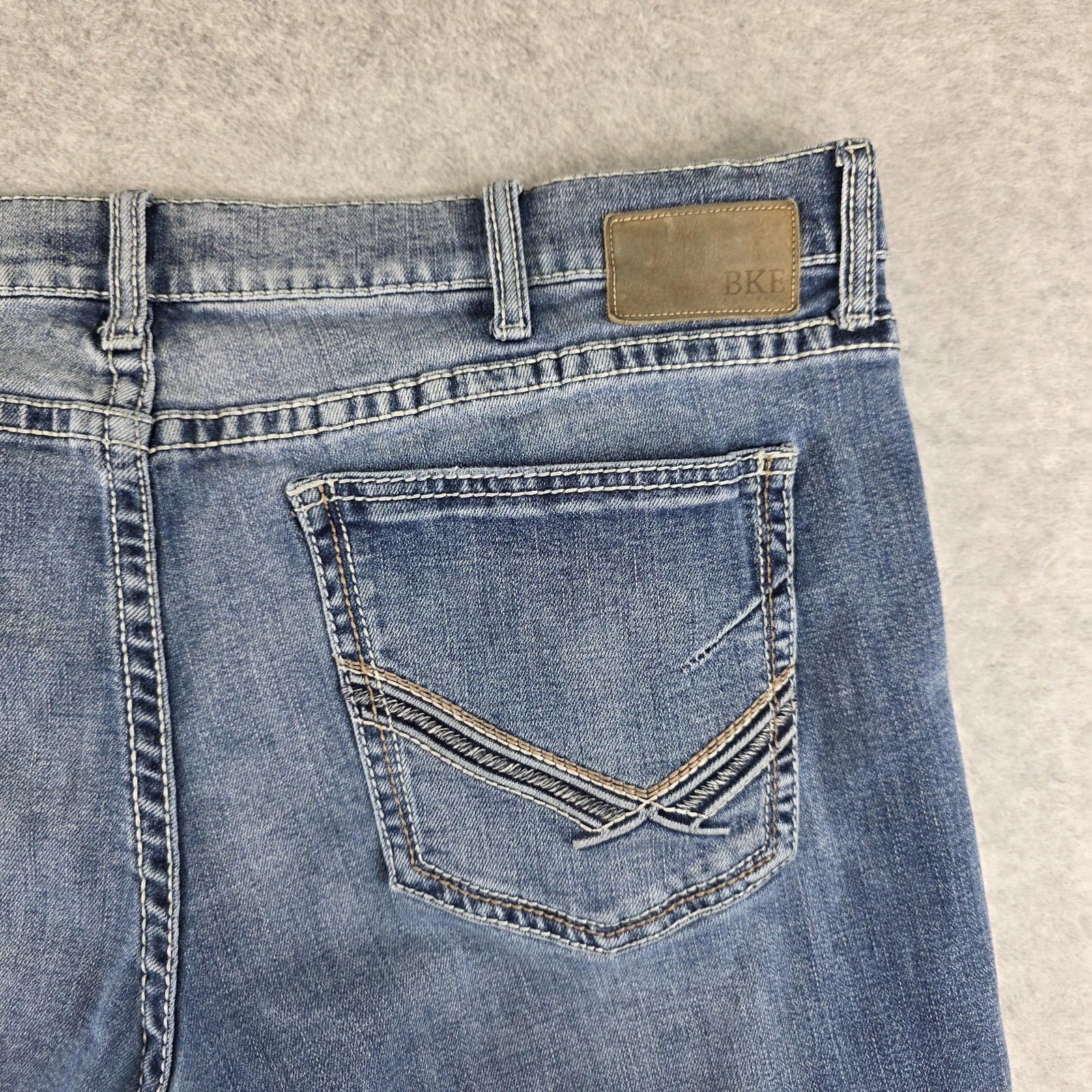 BKE Jake Jeans Mens 44×30 Blue Straight Relaxed Stretch Medium Wash Denim