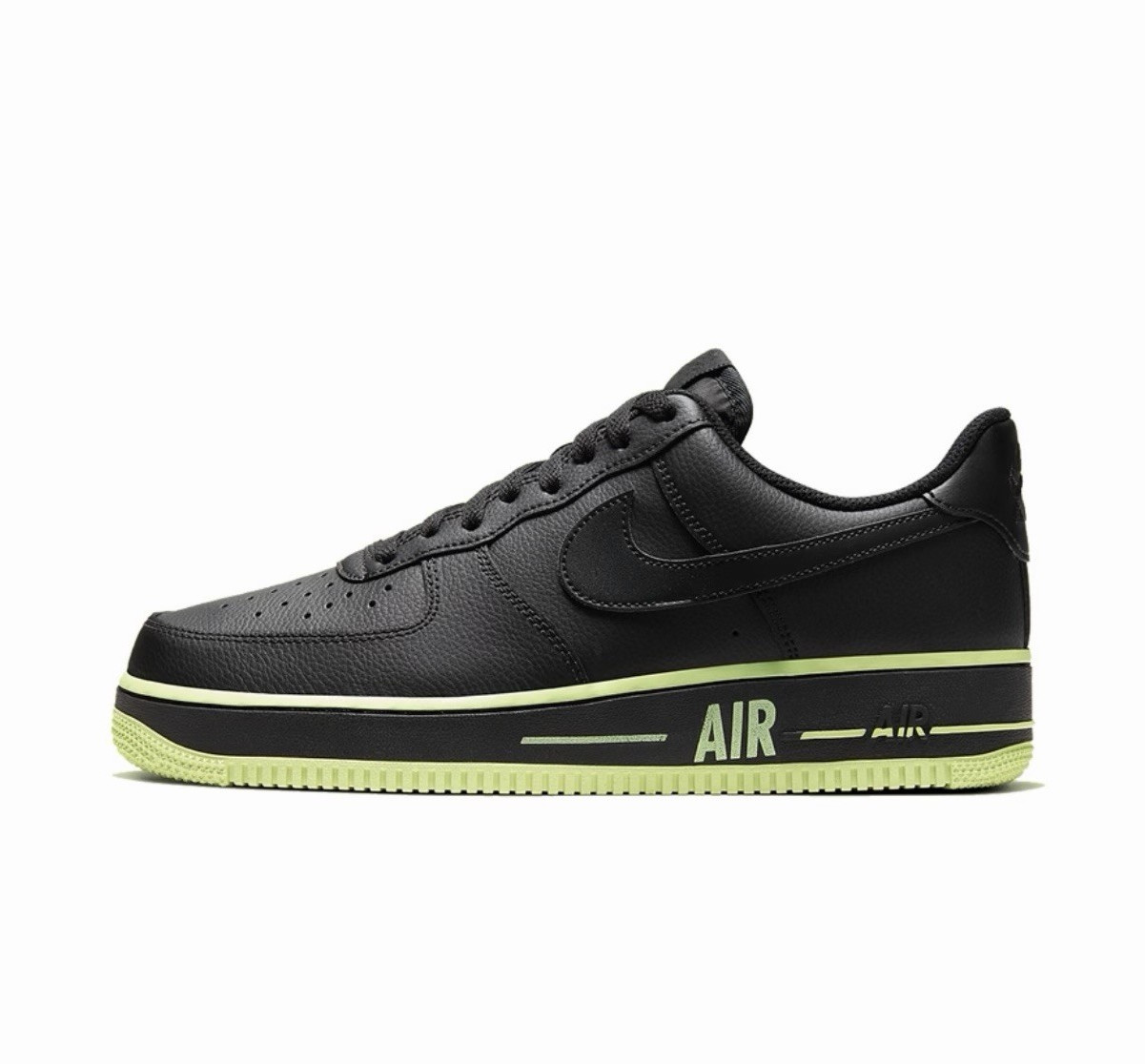 Nike Air Force 1 ’07 3 Men’s Low Top Lace-Up Sneakers Black/Green
