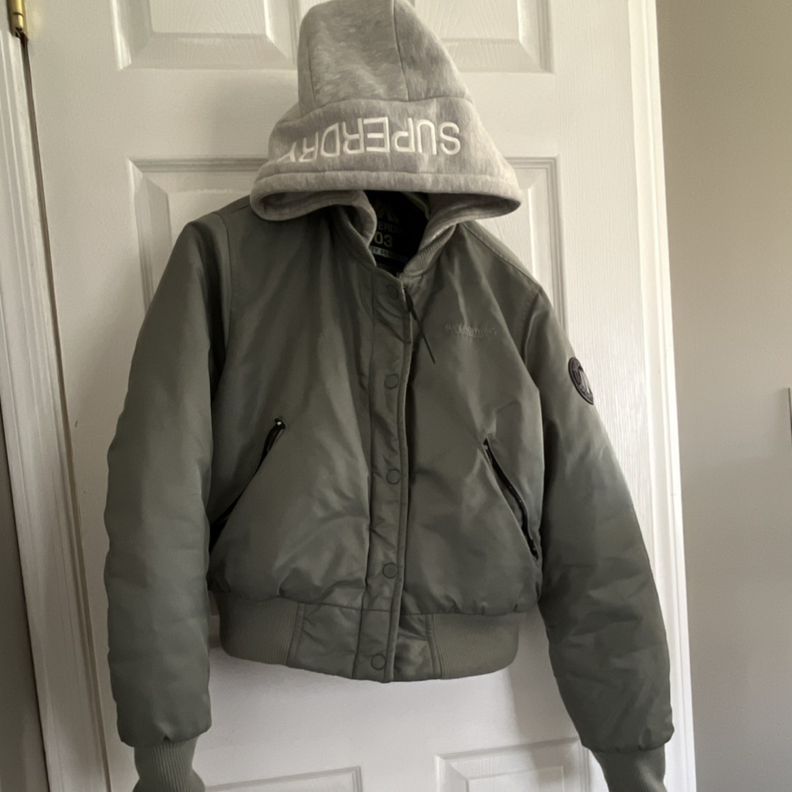 Superdry Gray Bomber Jacket Men Logo Zipper Button Full Zip Snap Pockets