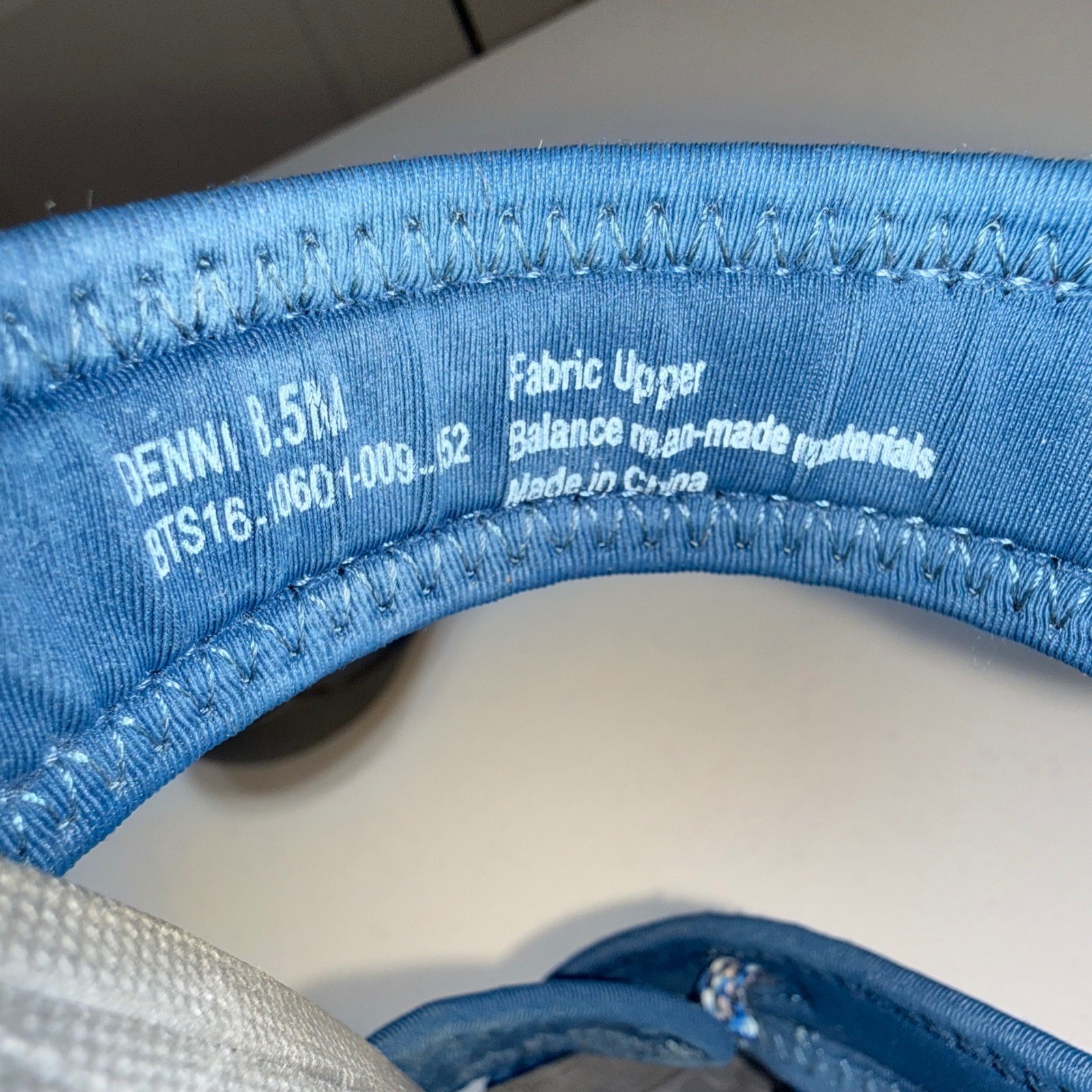 Baretraps Denni Blue Sporty Comfort Walking Sandals Adjustable Straps Size 8.5M