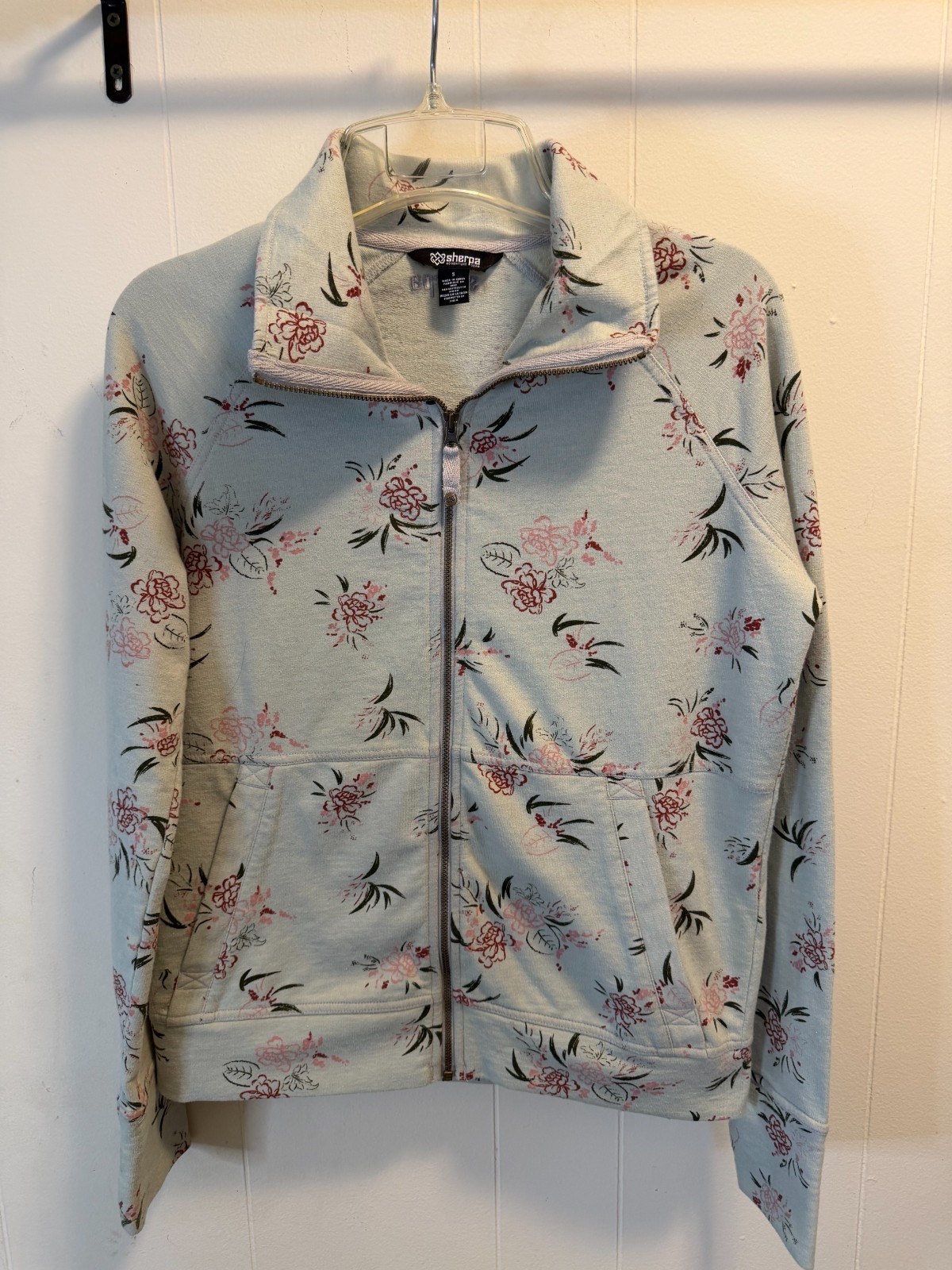 Sharpa Adventure Gear women’s full zip up jacket light blue/floral size Small