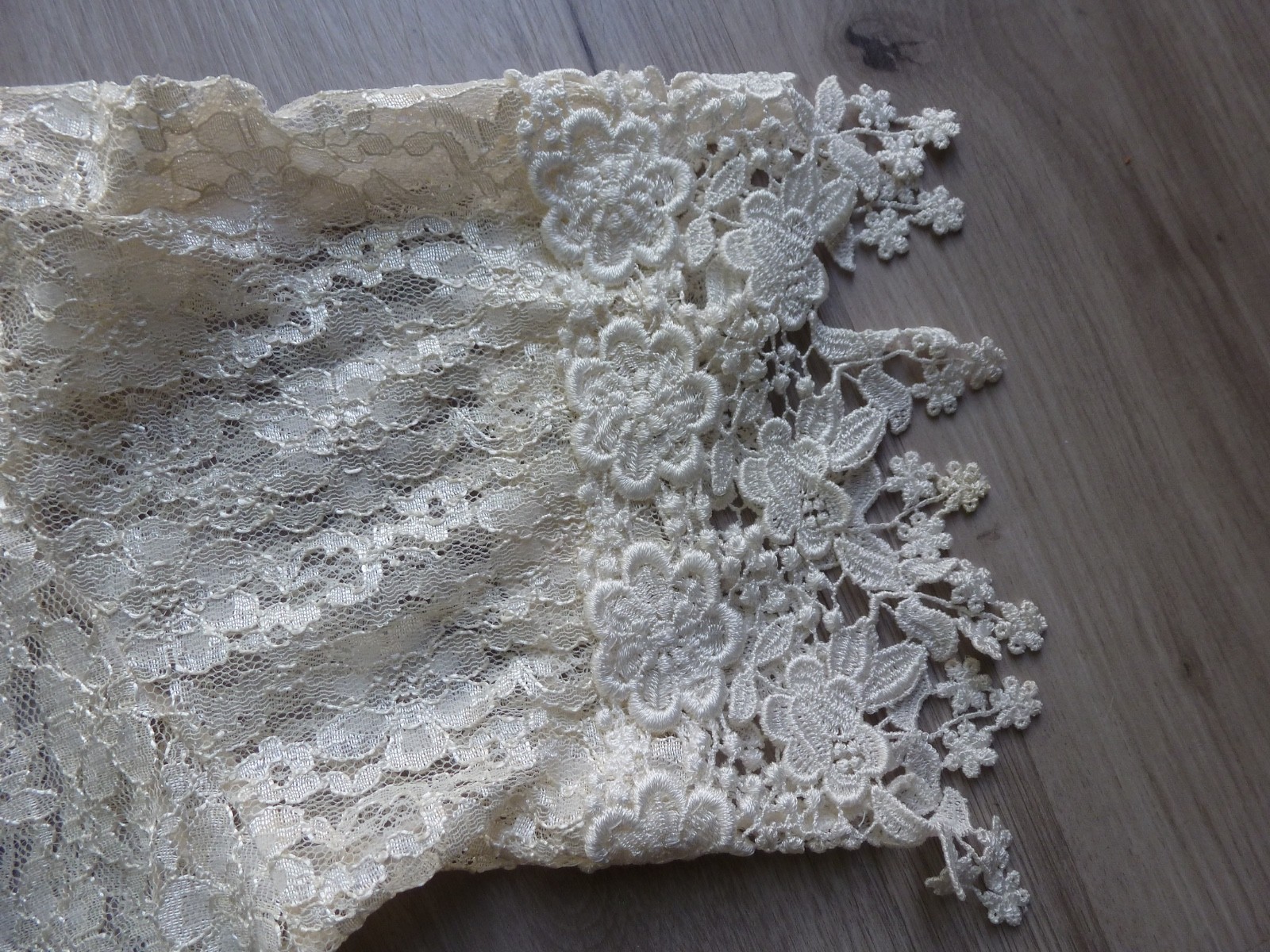 Vtg Magnet Art Lynn Yang Lace Cover Up Top S Embroidered Details Boho Festival