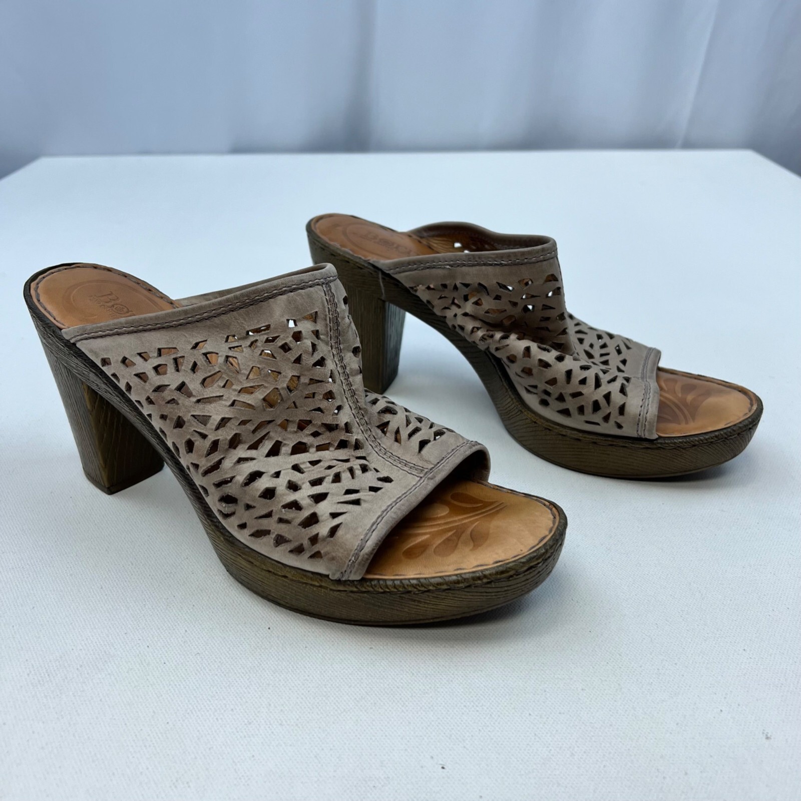 Born Kismet Heel Sandal Women’s Size 11 Beige Leather Cut Outs Slide On Open Toe