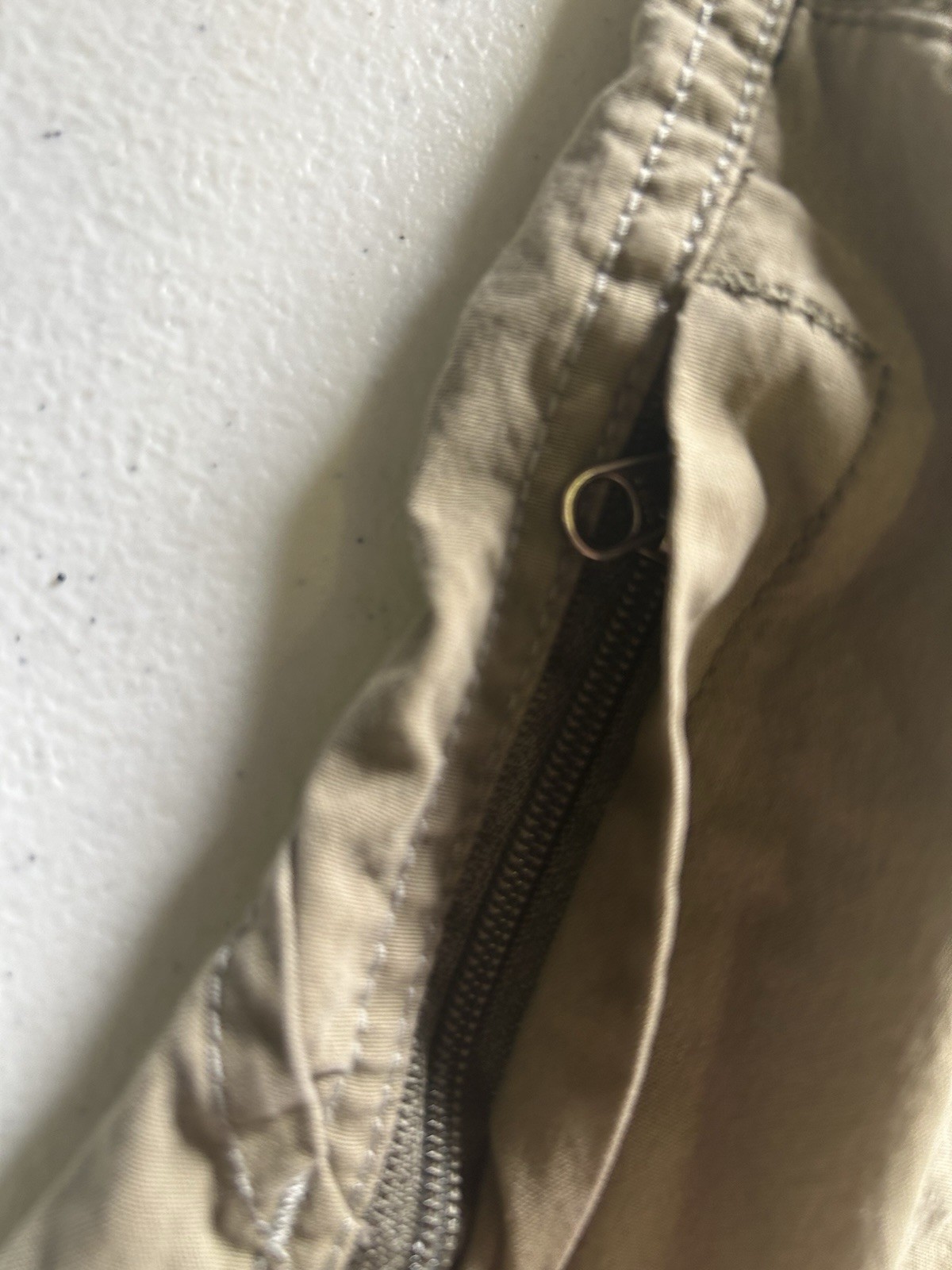 KÜHL Men’s Beige Cotton Nylon Canvas Cargo Shorts Flat Front Zip Pockets Logo