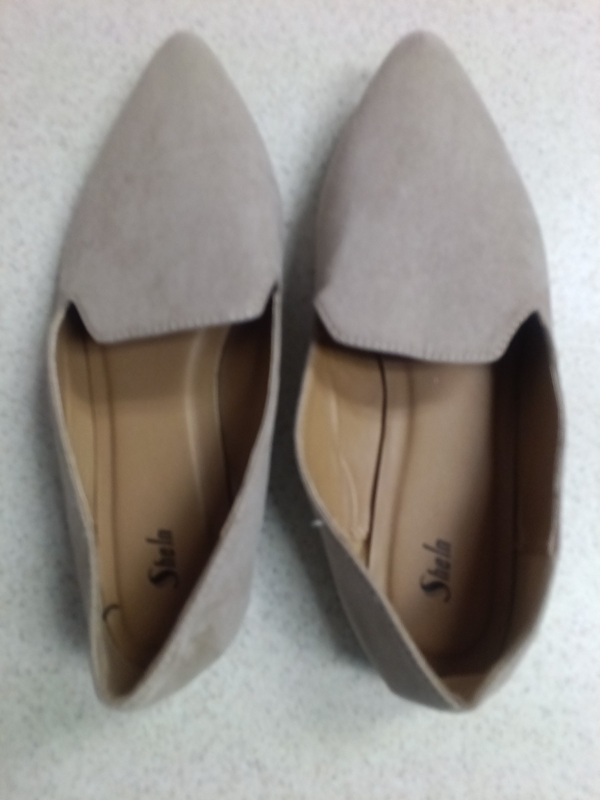 Sheln Woman’s shoe size 9 pre-owned good condition!!!