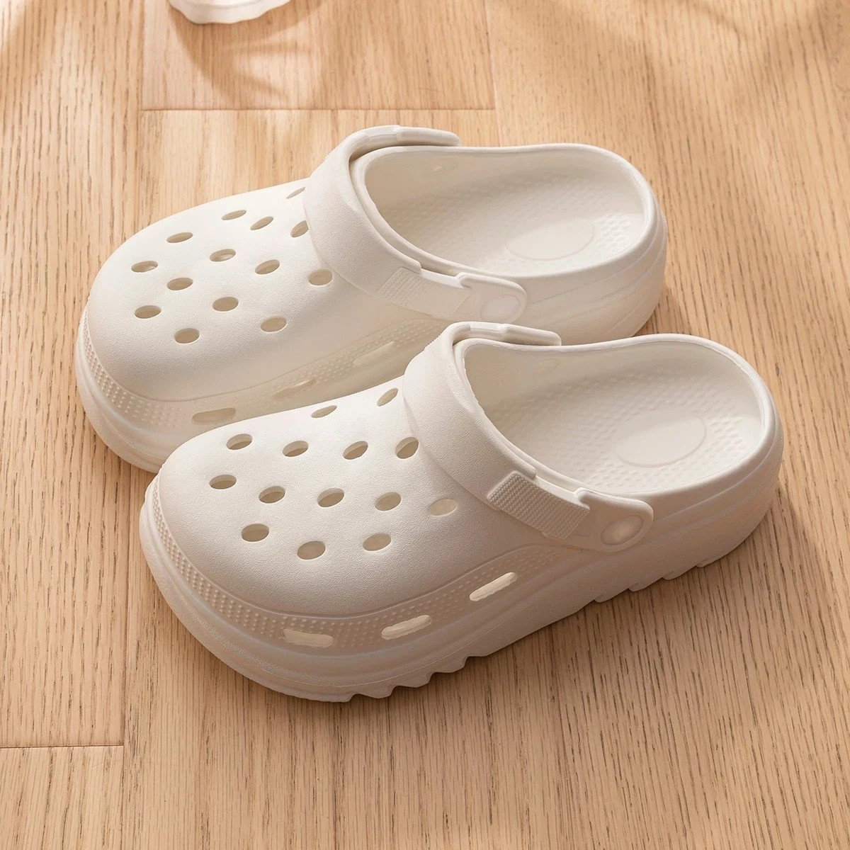 Crocs Classic Clog Unisex Slip On Women Shoe Ultra Light Water-Friendly Sandals
