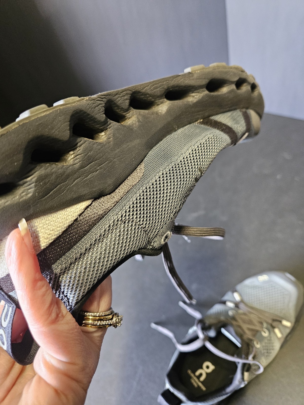 On Cloudsurfer Trail Black Gray Eclipse Running Shoes Women’s Size W6 – EUC
