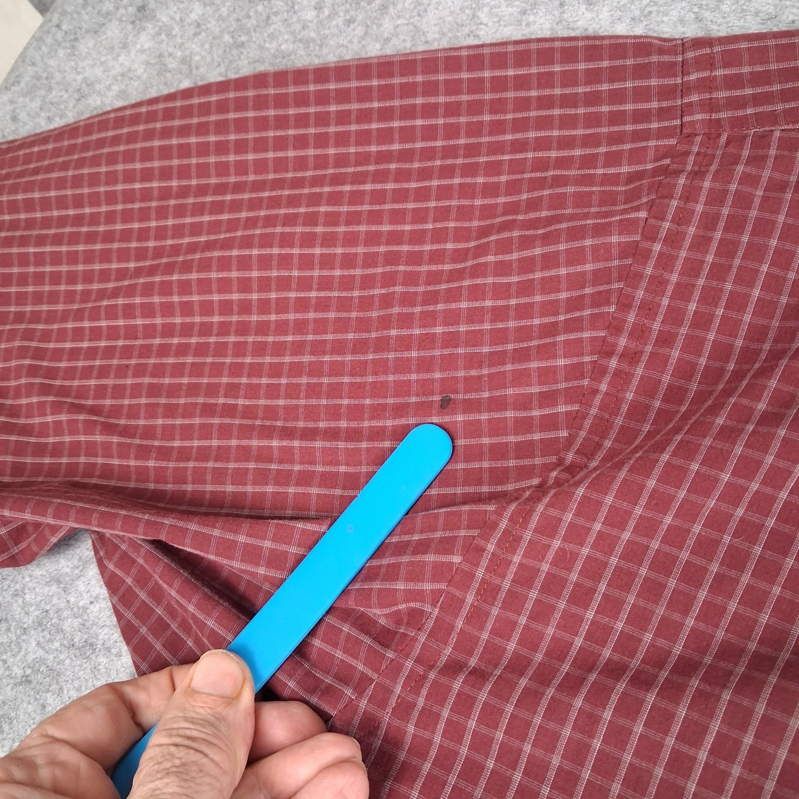 Van Heusen Button Down Shirt Men 2XLT Red Grid Wrinkle Free Broadcloth Long Slv
