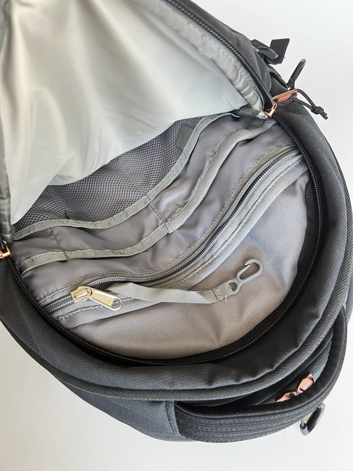 The North Face Recon Backpack – Black Pre-Owned, Clean & Functional