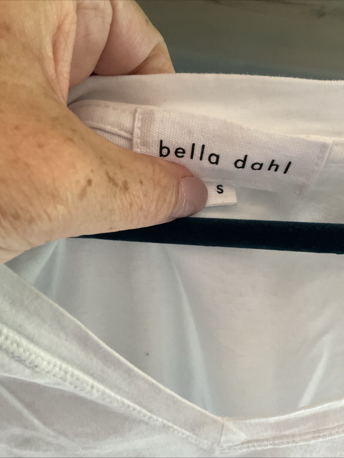 Bella Dahl Neck V-Tee Women’s NWOT Small