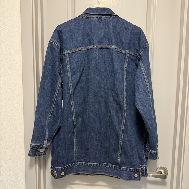 Gap Women’s Mid-Thigh Oversized Denim Jean Jacket Size L Blue 31″ Length NWT