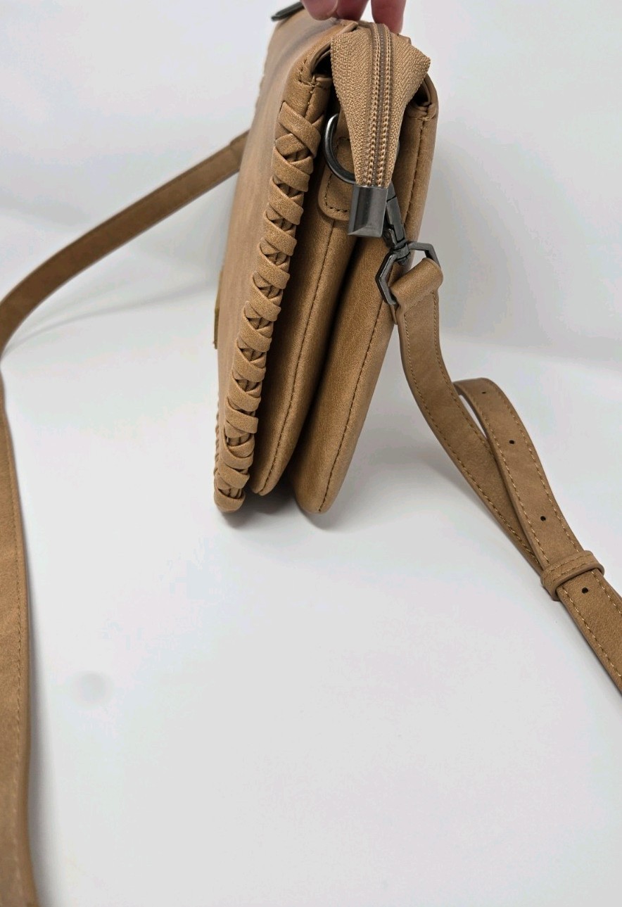 Wrangler Whipstitch Adjustable Crossbody Light Brown Leather Western purse bag
