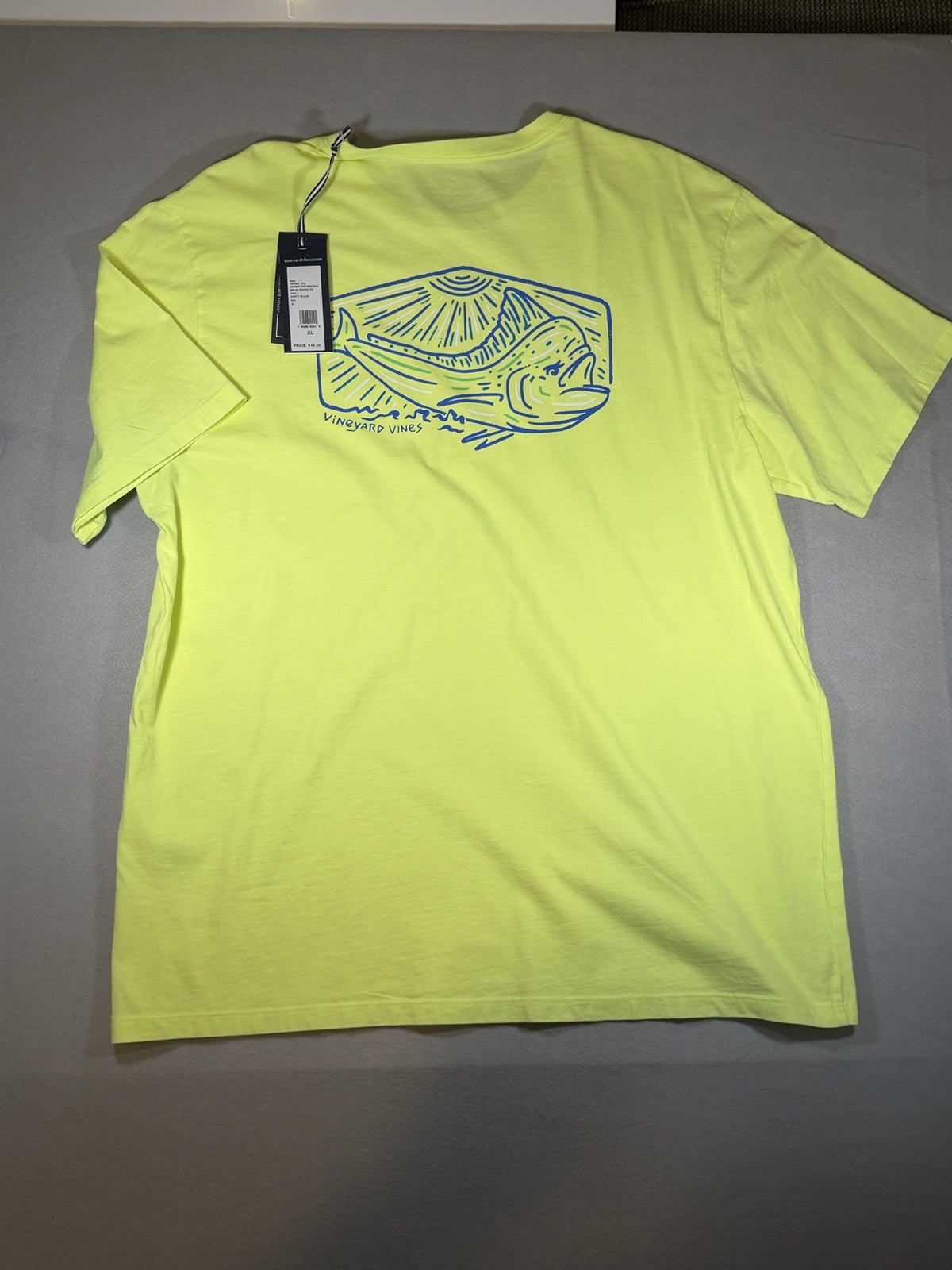 Vineyard Vines Men T Shirt Garment Dyed Mahi Mahi Size XL Safety Yellow New