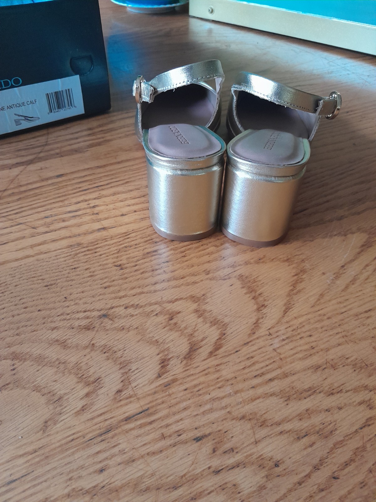 Bernardo Alexia Champagne /gold slingback block heels 7.5