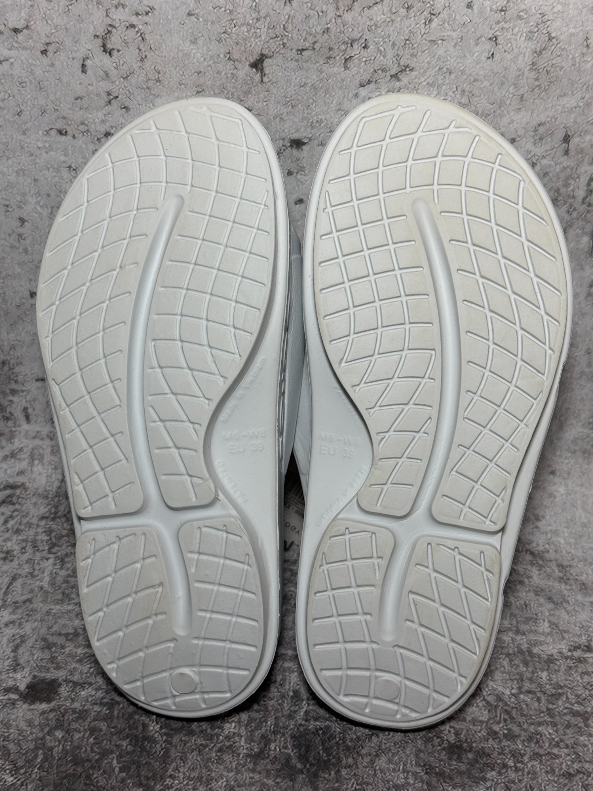 OOFOS OOahh Sport Flex Slide White Unisex size US M6 W8 EU 39