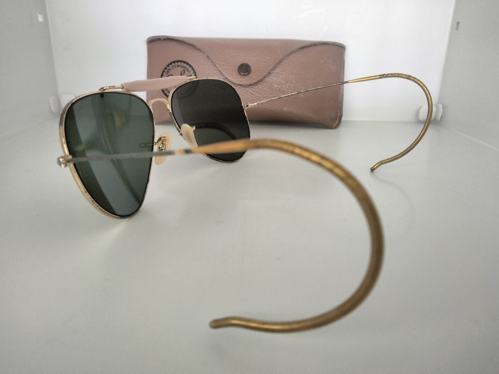 Ray Ban Aviator sunglasses 58 14 *Frames Show Wear Also some Lens Scratches