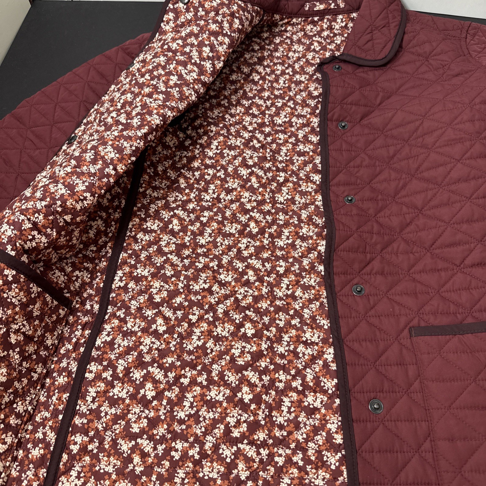 Lands’ End Reversible Quilted Barn Jacket Women’s X-Small 2-4 Burgundy Floral