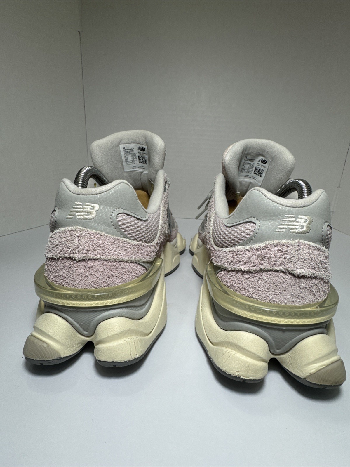 New Balance 9060 December Sky U9060HSP Mens 8 W 9.5 US EU 41.5 Pink gray shoes