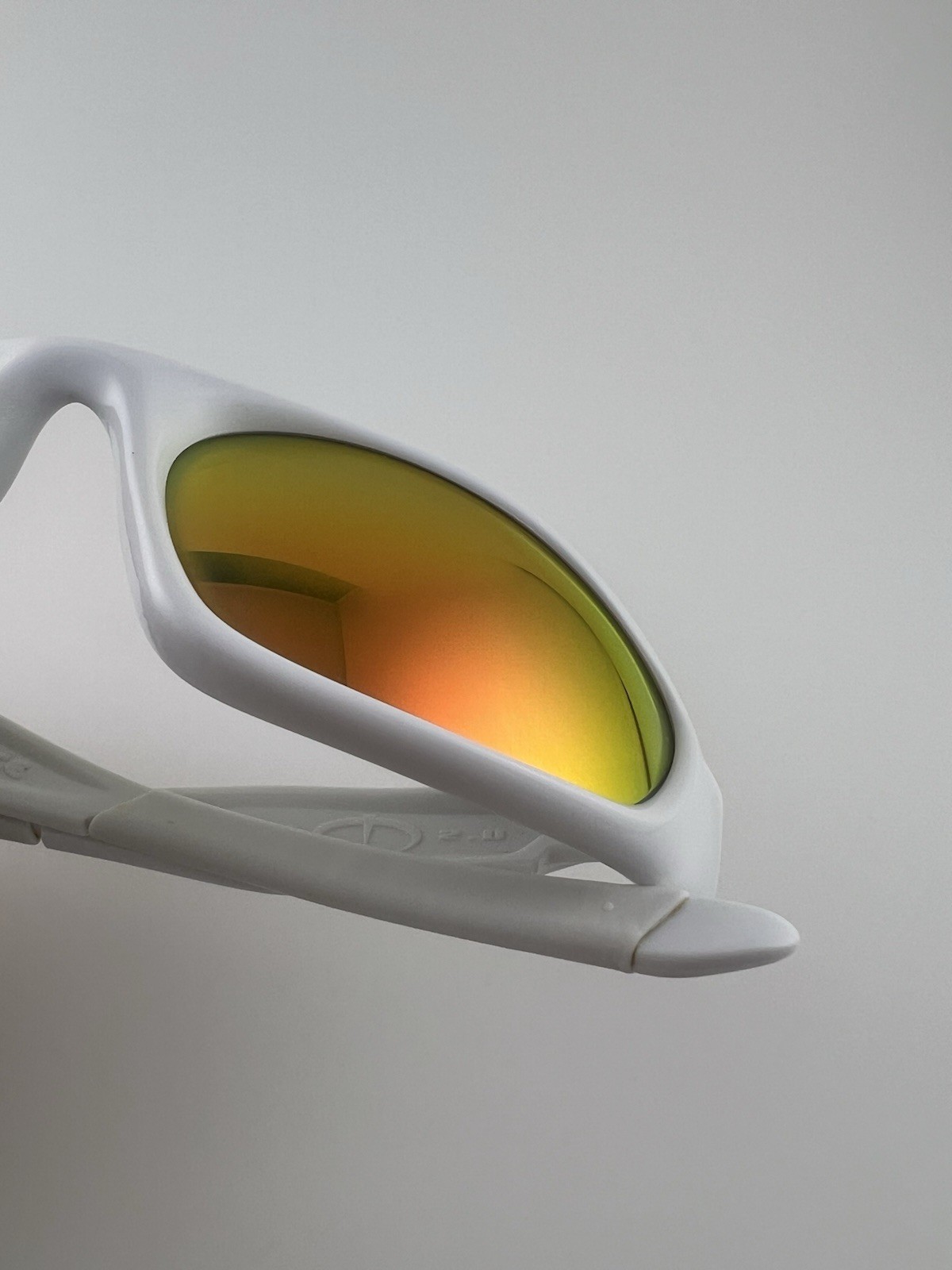 Oakley Minute 2.0 Polished White Frame Fire Iridium Lens White Icons Ear Socks