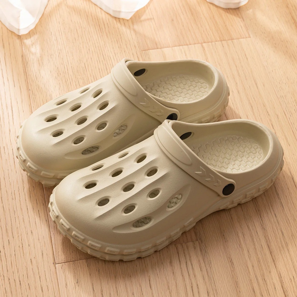 Summer Garden Clogs Women Men Closed Toe Sandals Non-Slip Soft Sole Shoes