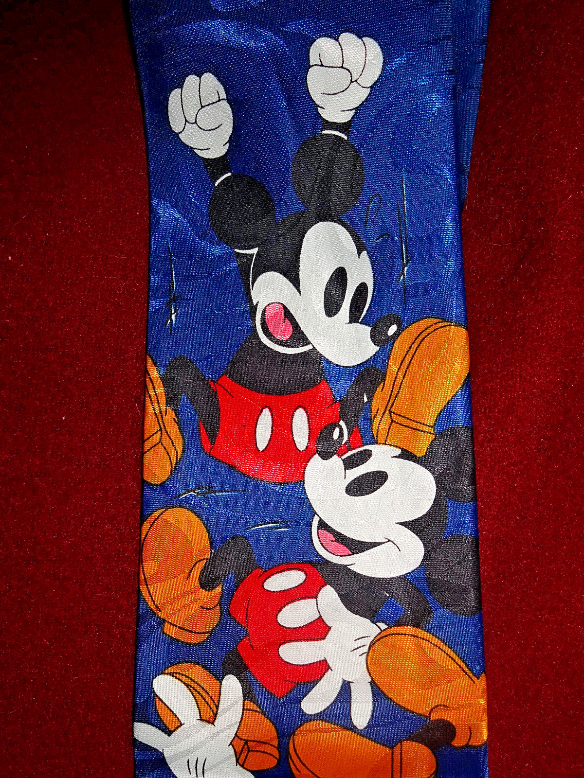 Mens Necktie Novelty Tumbling Mickey Mouse Disney 57″ Long 3 3/4″ Wide -BR