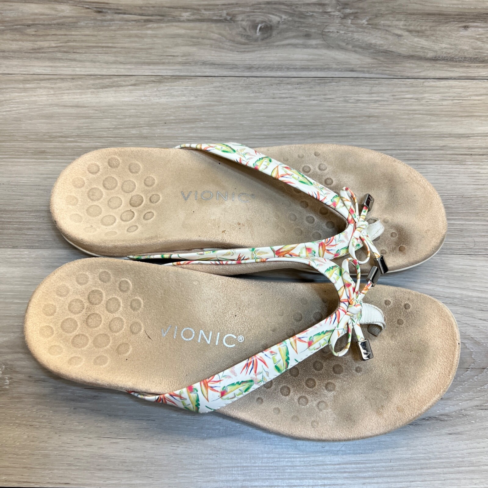 Vionic Bella II Marshmellow Tropical Toe-Post Palm Thong Sandals Women’s size 8
