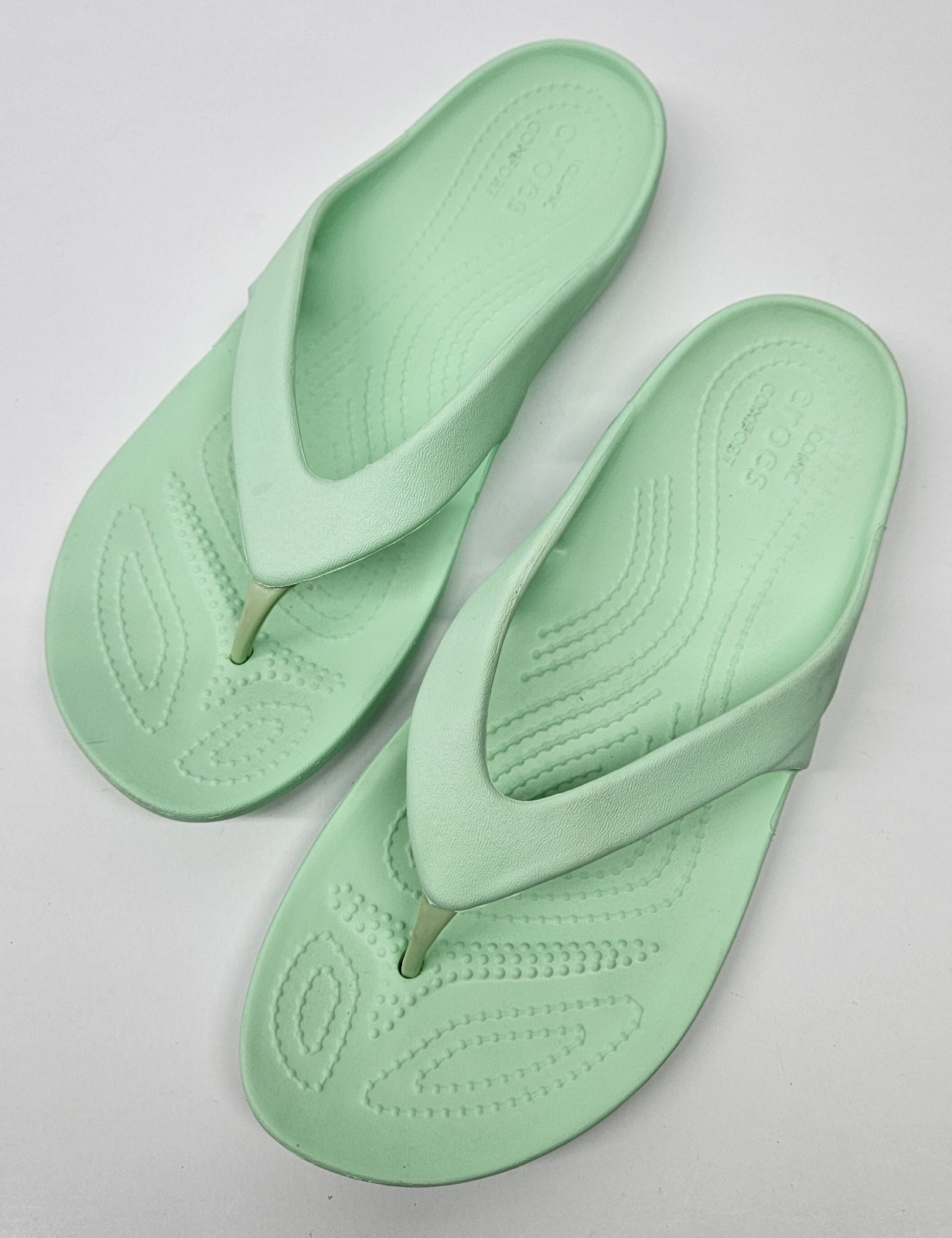 CROCS Kadee II Womens Size 9 Mint Green Slip On Iconic Comfort Flip Flop Sandals