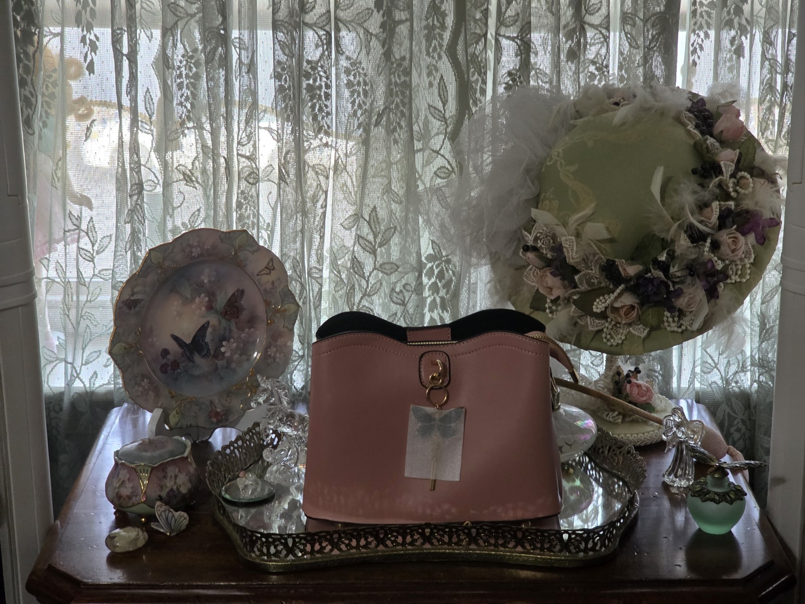 Women’s Pink Handbag Butterfly Tag Crossbody Zip & Magnetic Closure Hi End NWT