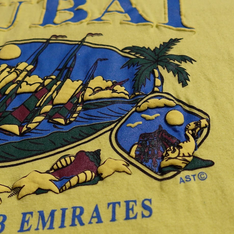 Dubai United Arab Emirates AST Graphic T-Shirt Men’s XL Yellow Puffy 3D Art Tee