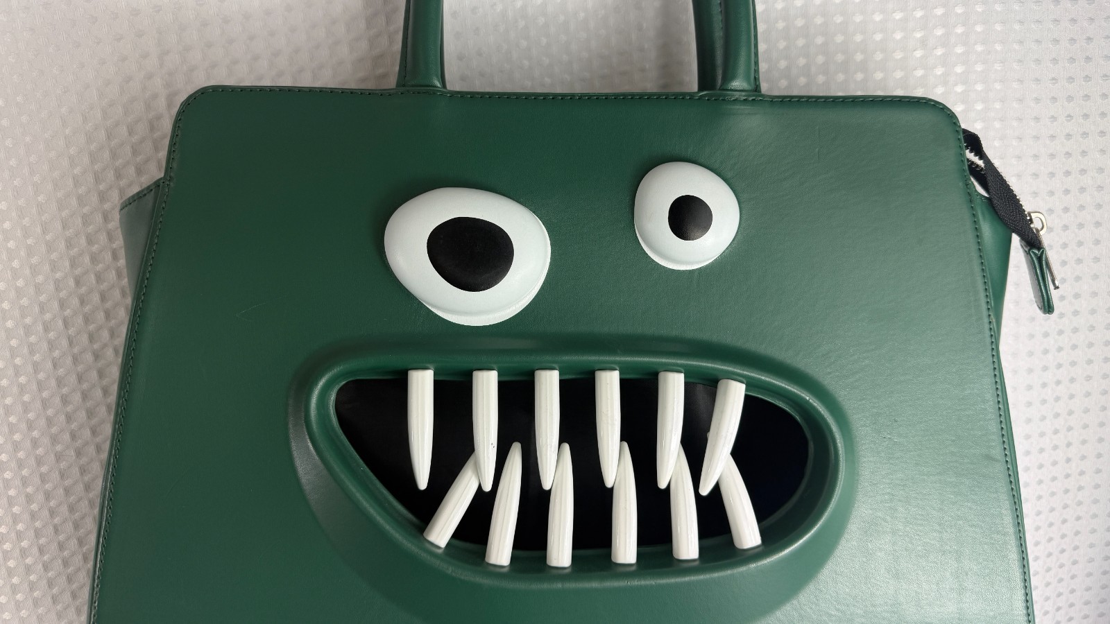 Edward Skeletrix Syckli Large Green Monster Bag Collectible Crossbody Very Rare