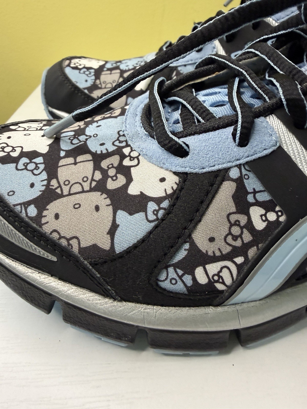 Asics Gel-Blur33 Hello Kitty Pattern Sneakers Size 8 Black/blue NEW W/O Box