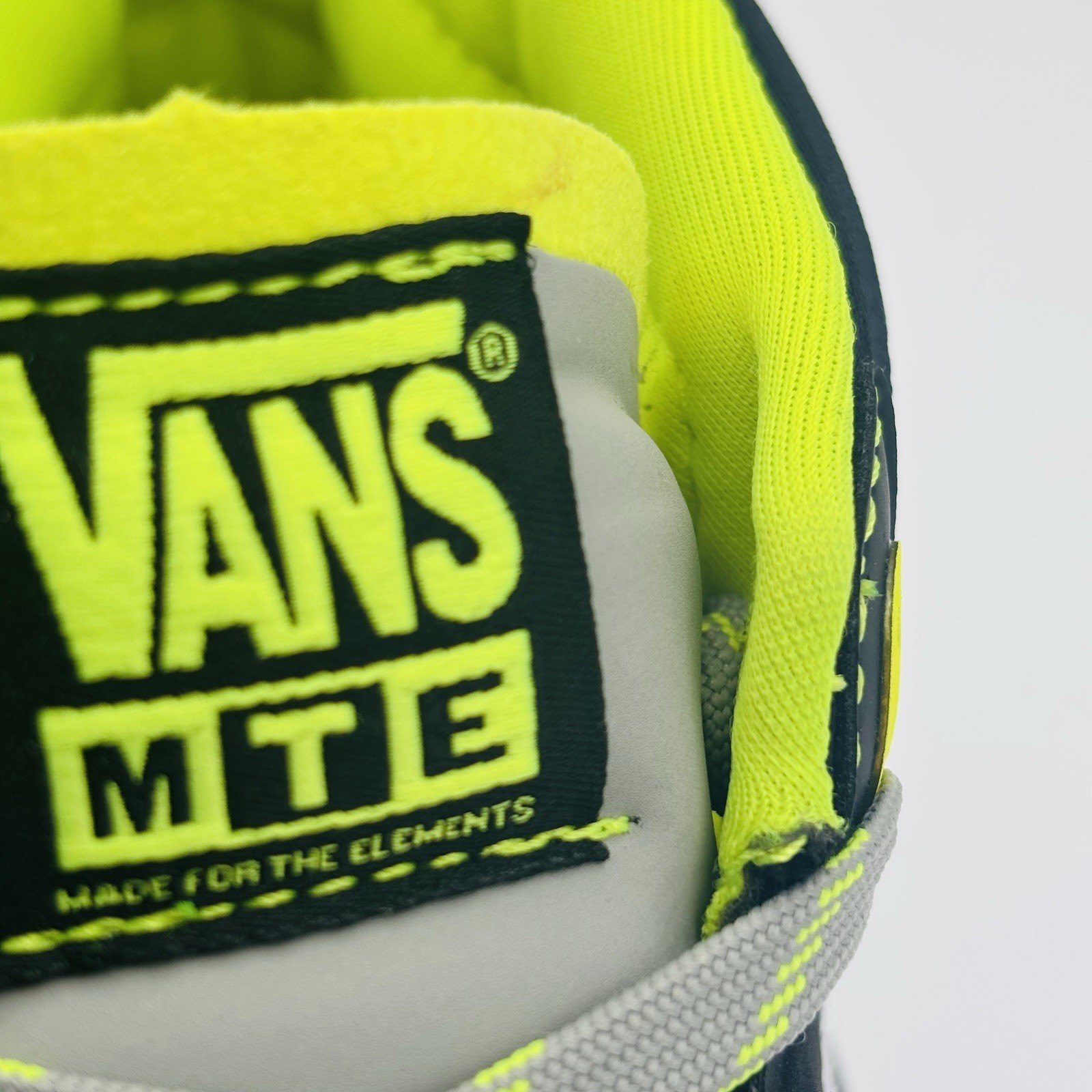 Men’s Size 6.5 Women 8- VANS Crosspath MTE Mid 2gether As Ourselves