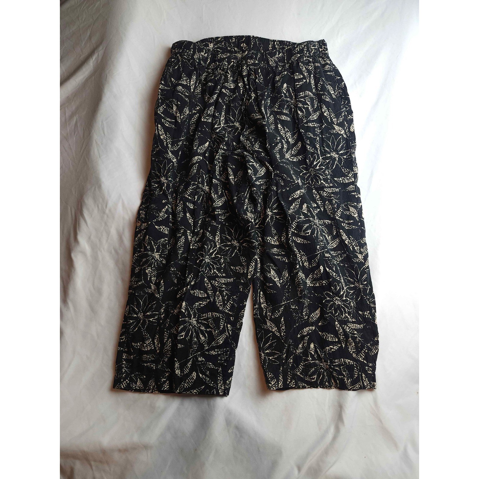White Stag Woman Black Floral Crop Pants Elastic Waist Stretch 1X