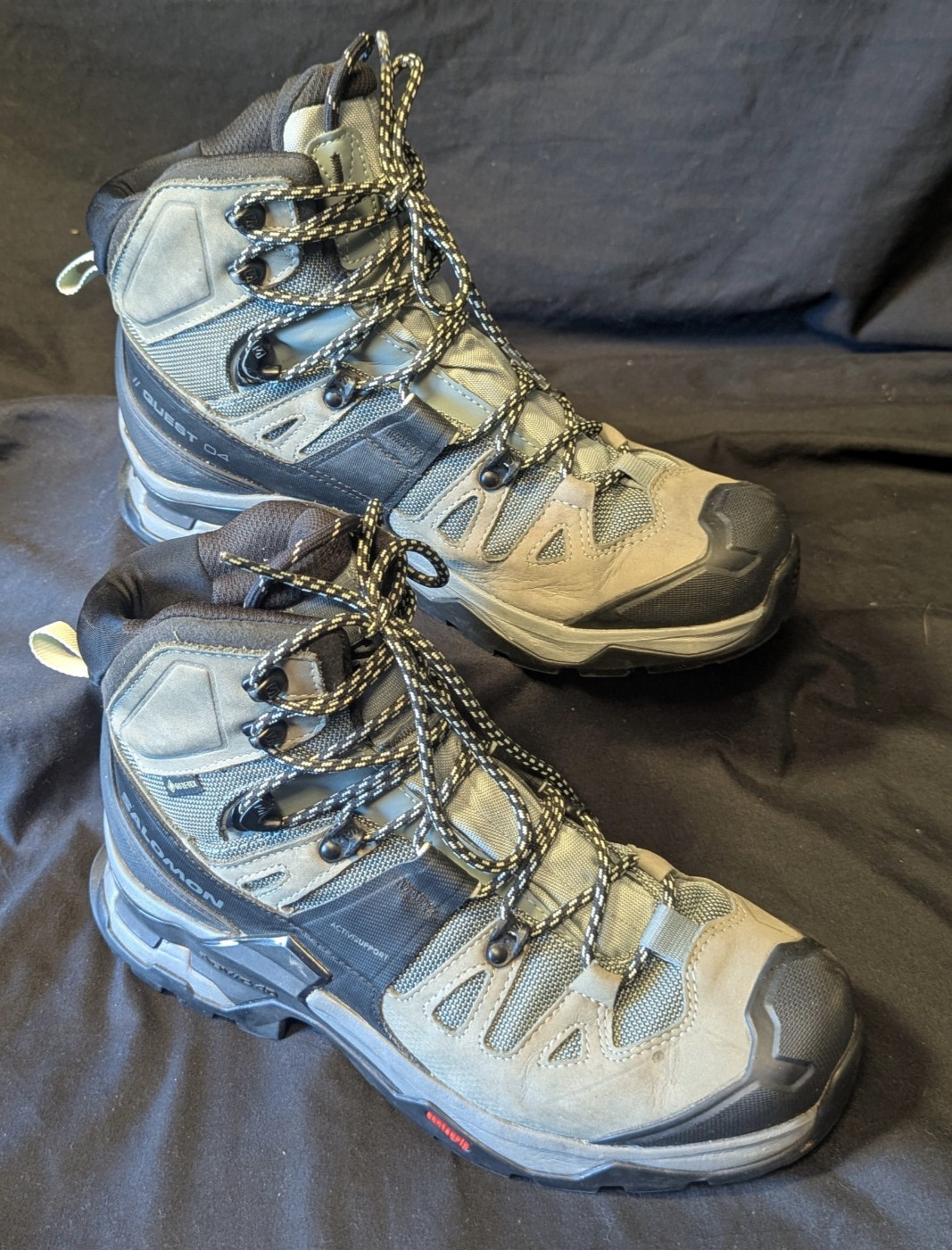 SALOMON QUEST 4 GORE-TEX HIKING BOOT – WOMEN’S EU 40-2/3 (US 8.5) Excellent Cond