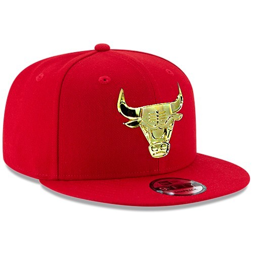 New Era Chicago Bulls Black Snapback Hat NBA Metallic Gold Team Badge Cap