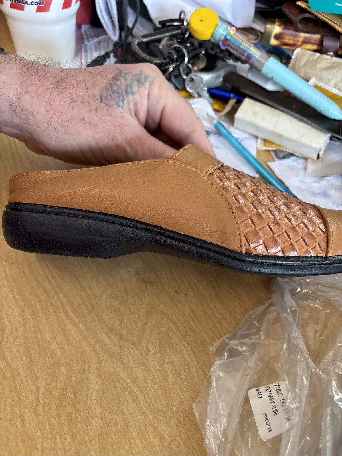 Ladies Faux Leather Size 7w Slipons Super Soft
