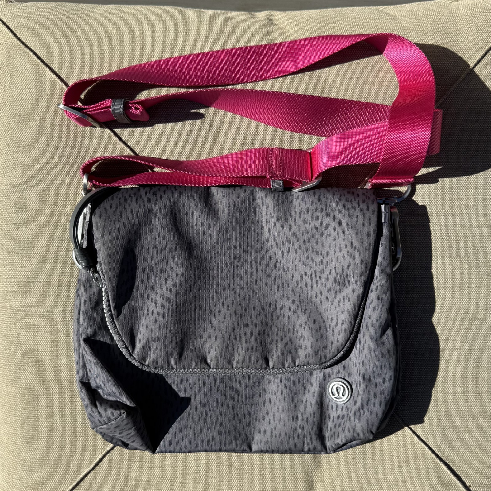 Lululemon Party Om Bag Dotted Dash Magenta Strap Festival Travel Purse Crossbody