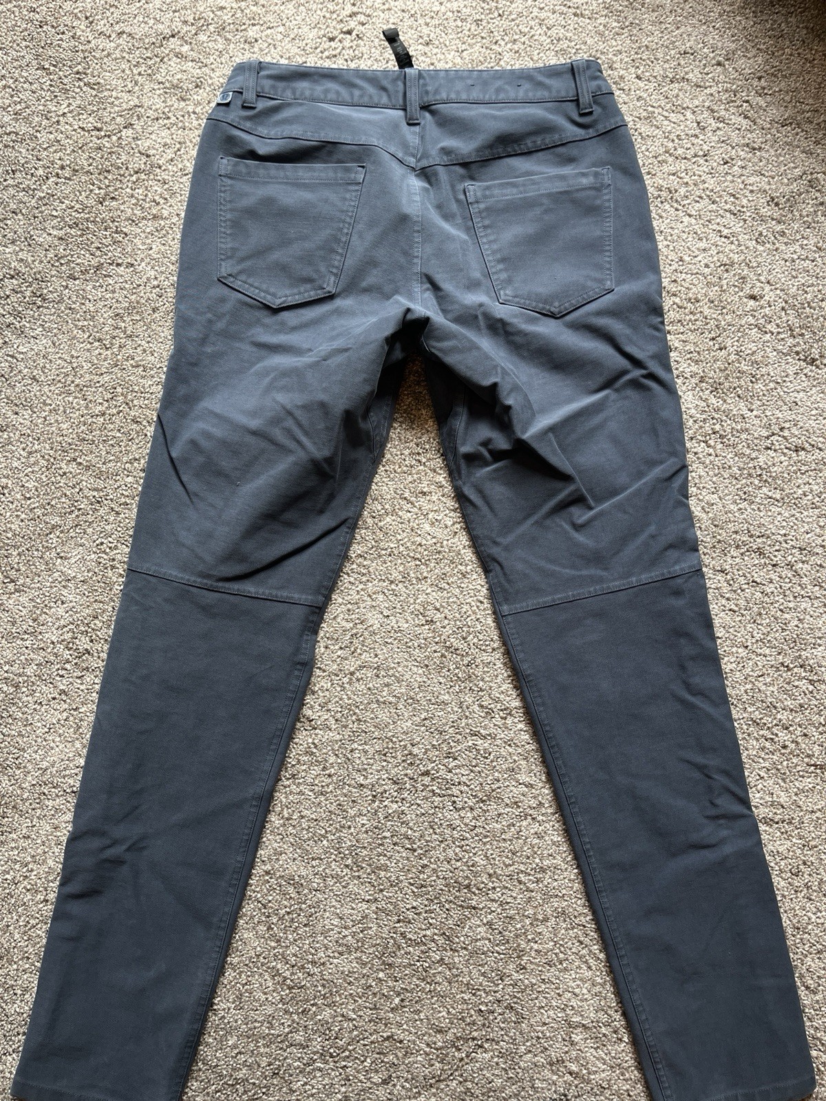 Lululemon Men’s Navy Slim Fit Utilities Pants 31×32