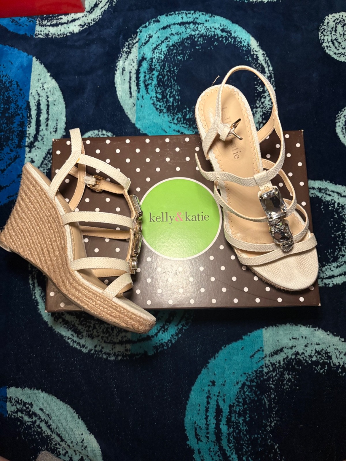 Mixture of Calvin Klein and Many more Heels and Pumps. All siize 6 to 6 1/2 .