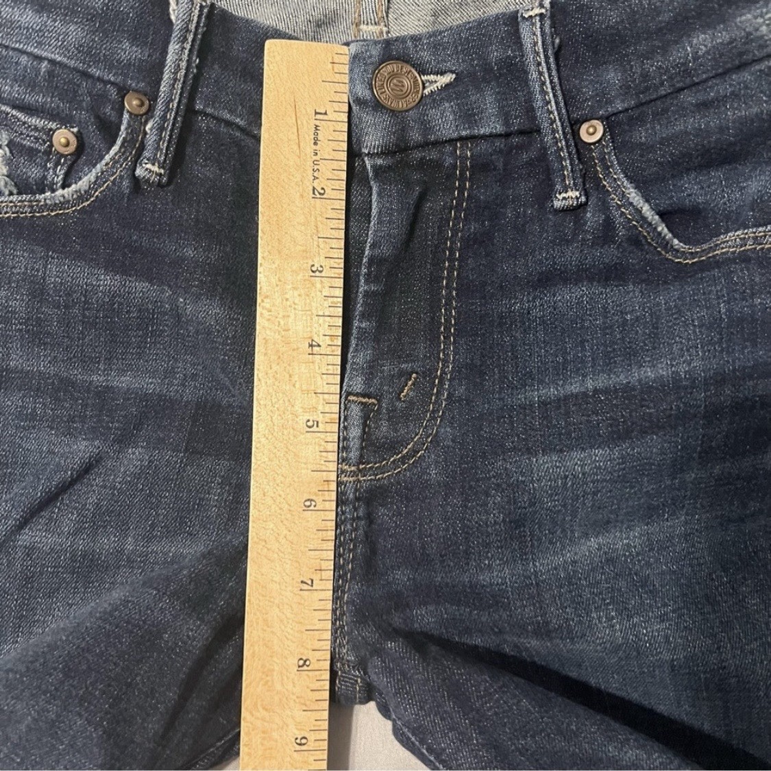 MOTHER Jeans Looker Ankle Fray Partner In Crime 25 (26” Inseam) Distress Stretch