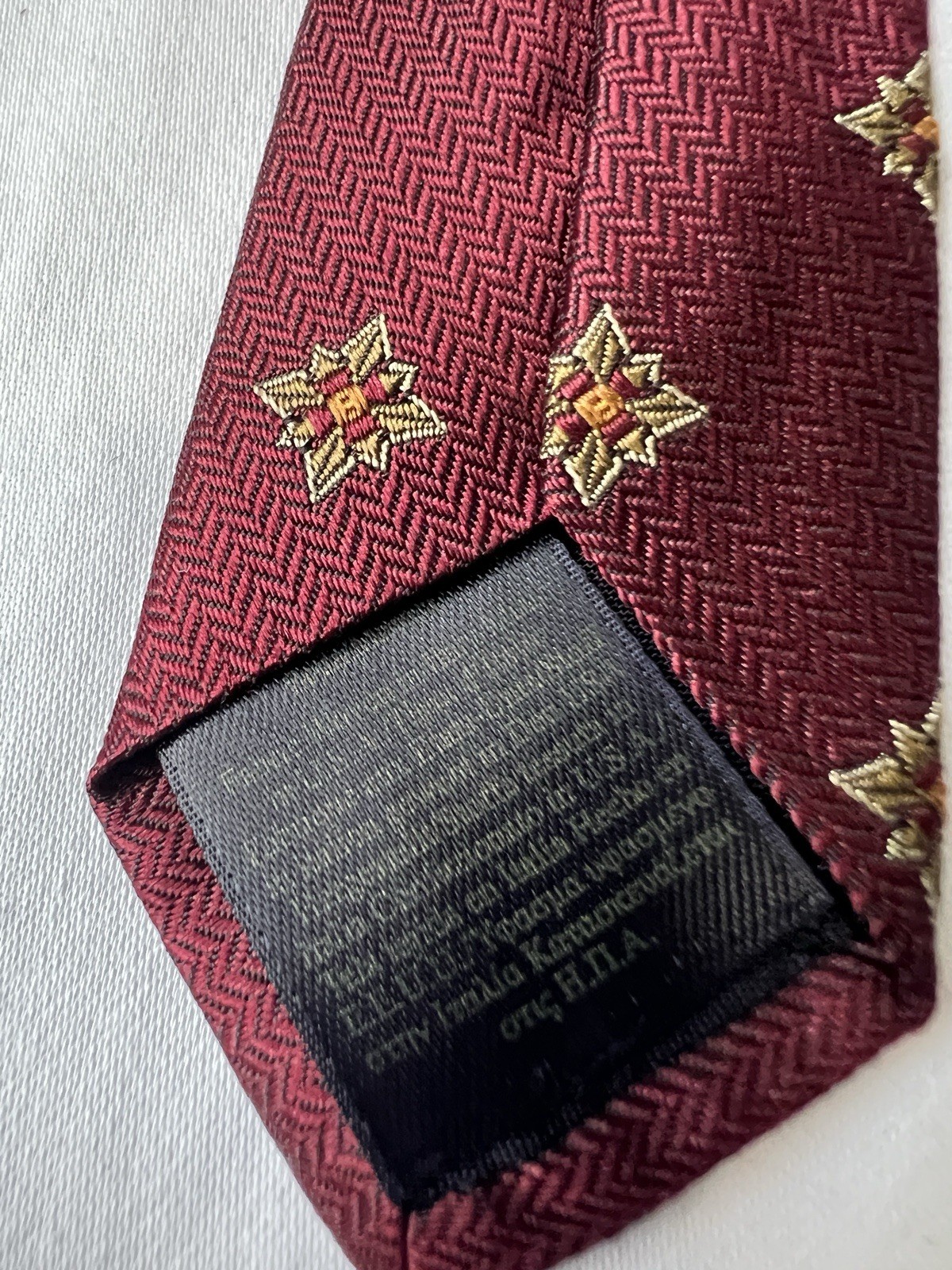 NWT Brooks Brothers Makers & Merchants Silk Tie Burgundy Geometric Medallion USA