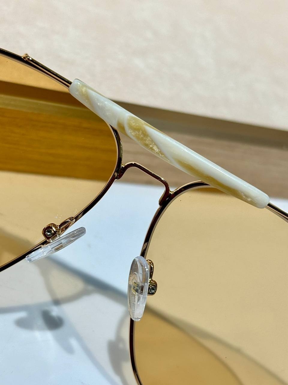 Tom Ford TF557 Gold Aviator Sunglasses Brown Gradient Lenses 58-13-145
