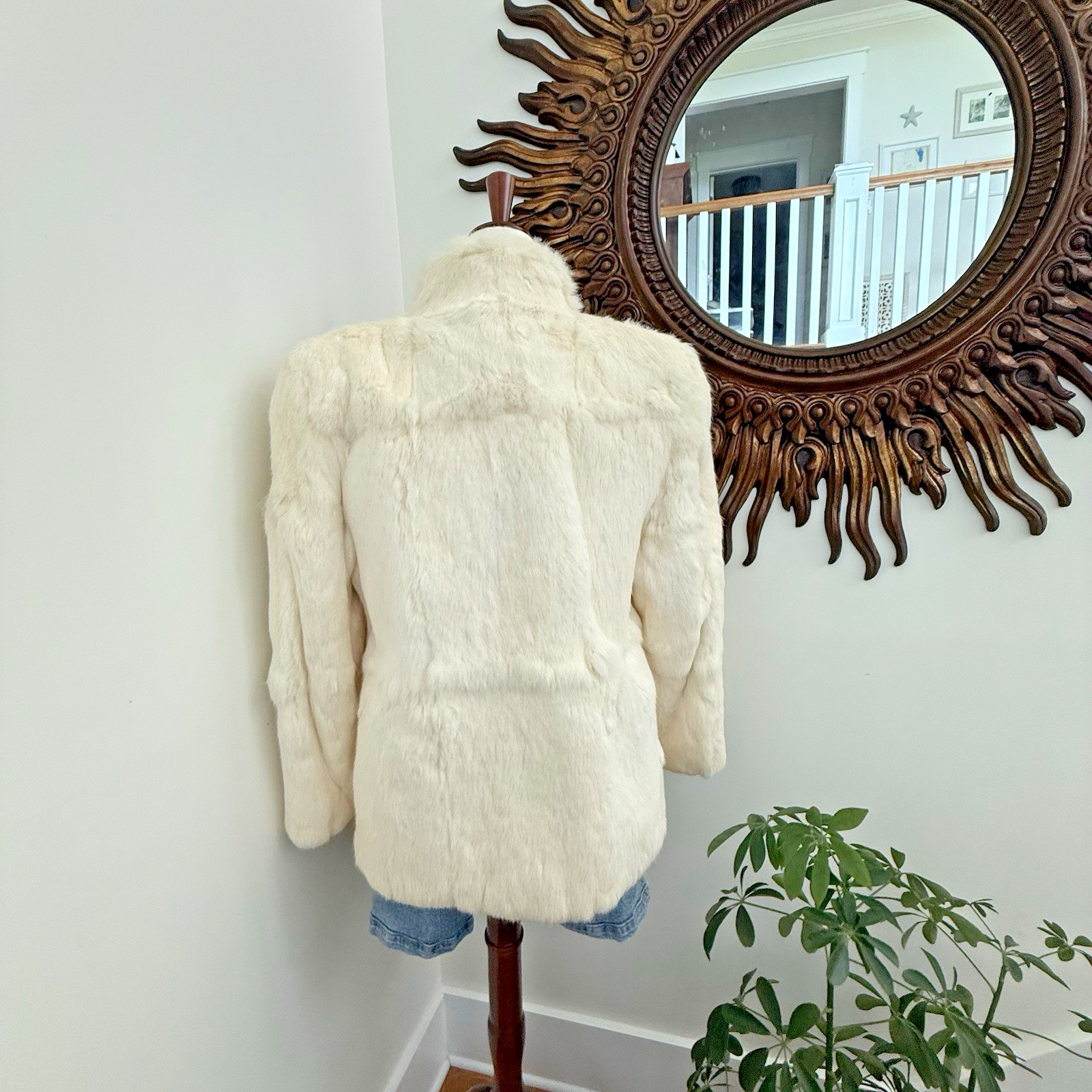 Women’s Ivory Short Cropped Rabbit Jacket XL Collared Long Sleeve Solid