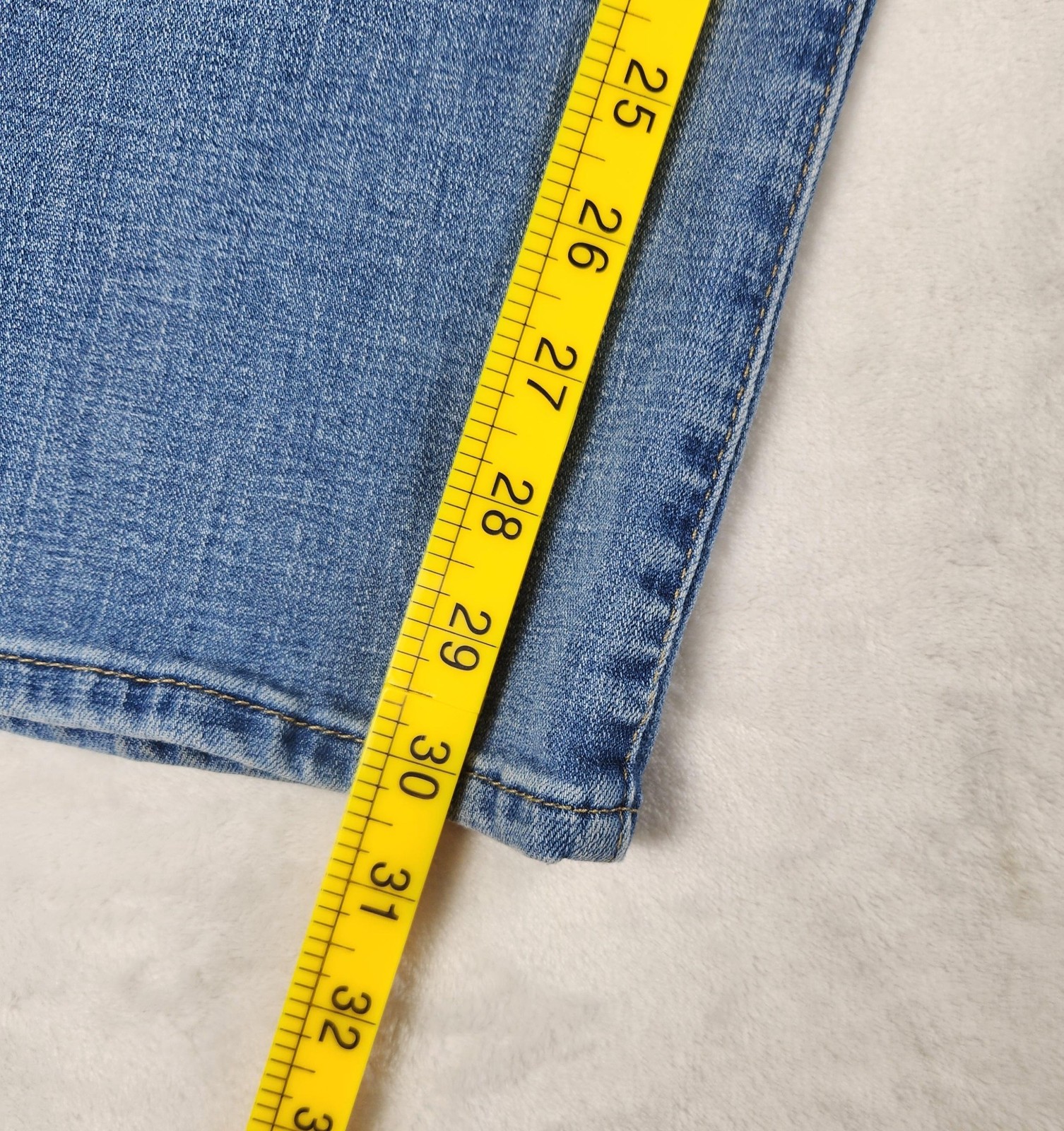 Levis Jeans Womens 32 Medium Blue 314 Shaping Straight Mid Rise Stretch Denim