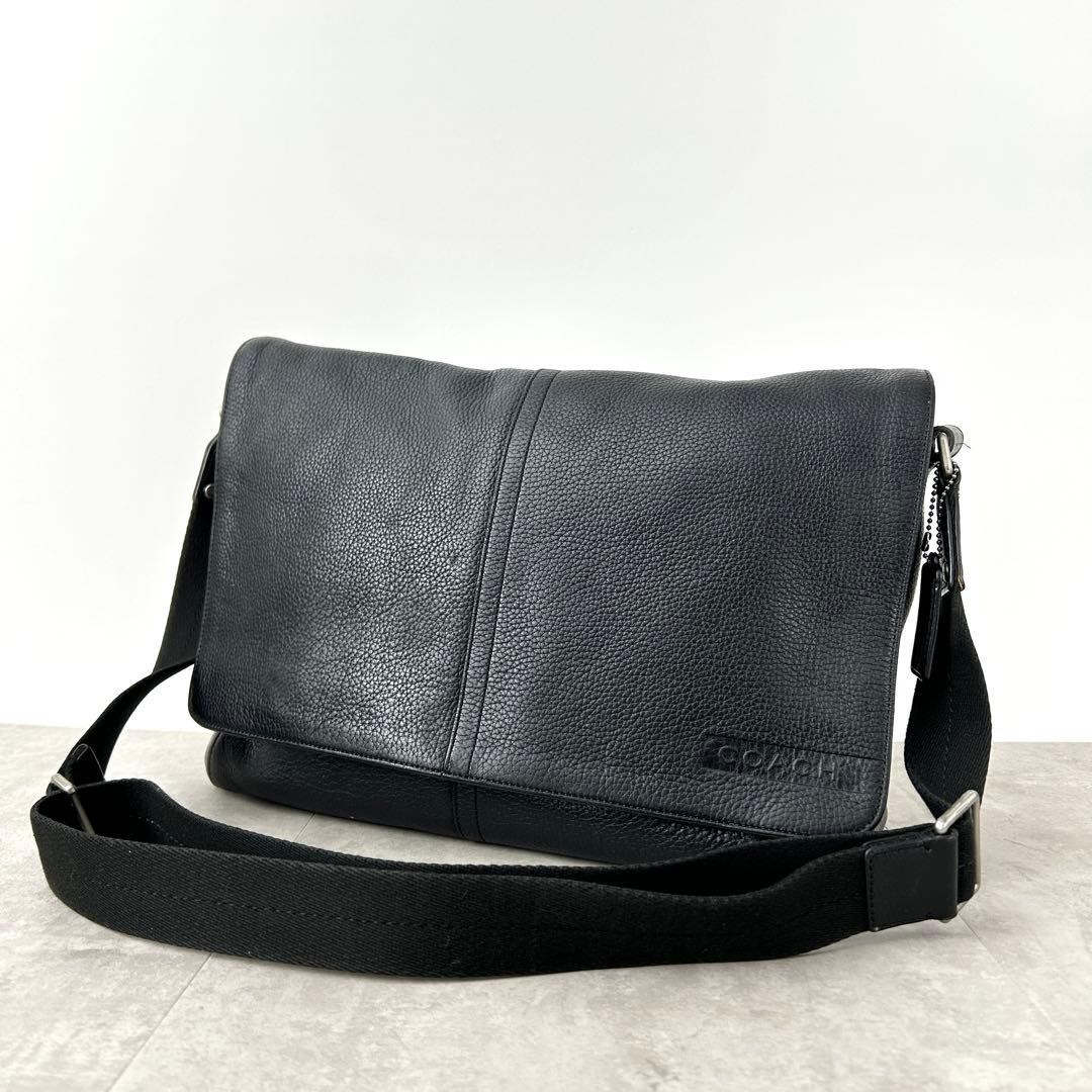 COACH Camden Pebbled Leather Messenger 7a