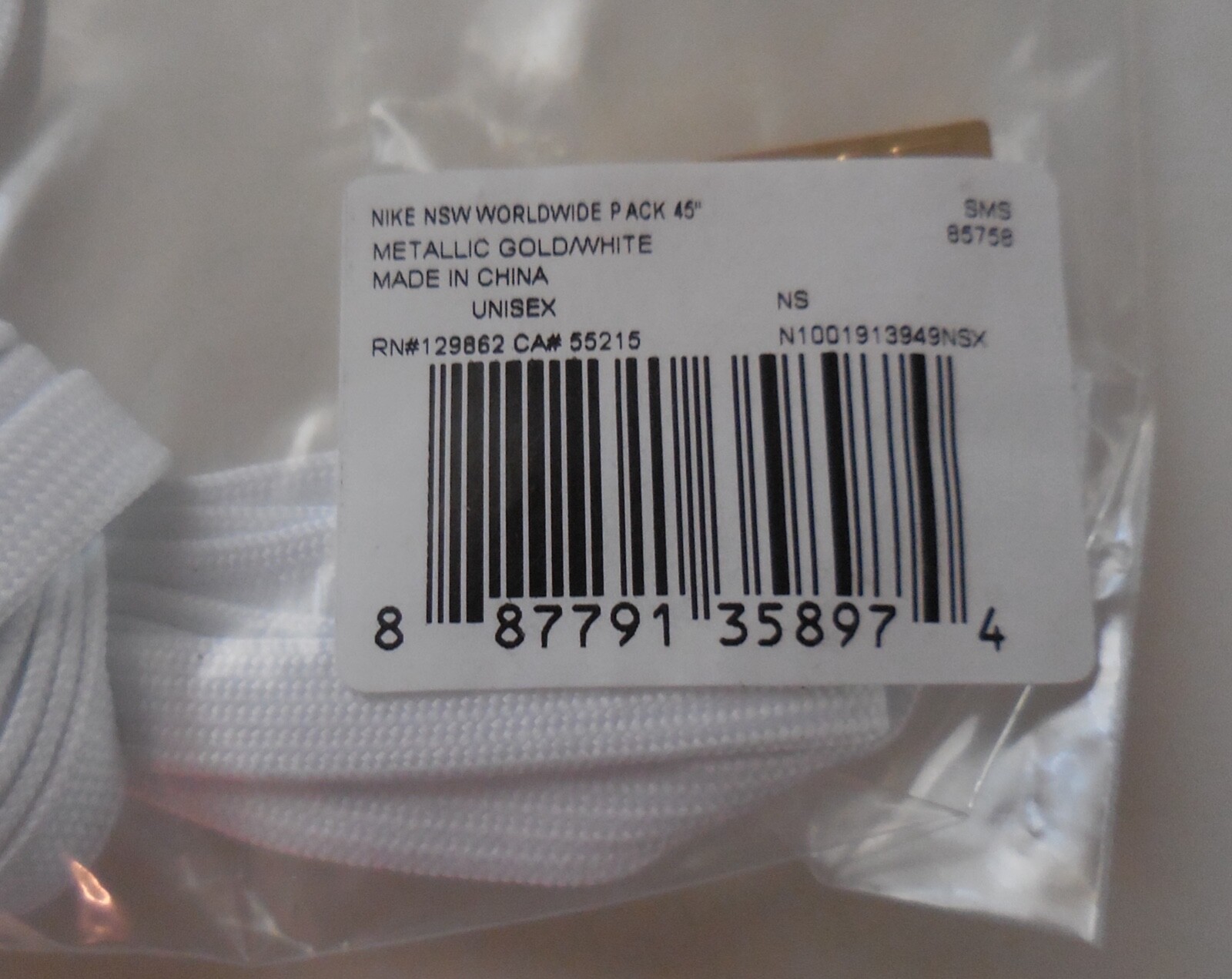 Nike NSW Worldwide Flat Laces 45″ inches & Shoelace Buckle Pack Met Gold/White