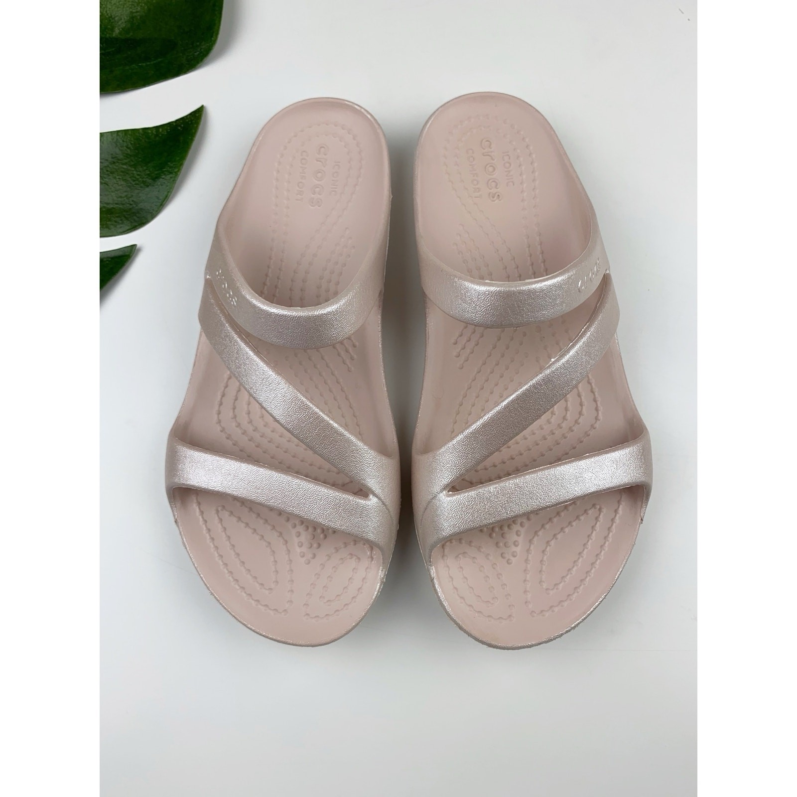 Crocs Kadee II Shimmer Sandals Pink Quartz Slip On Strappy Flats Women’s 5