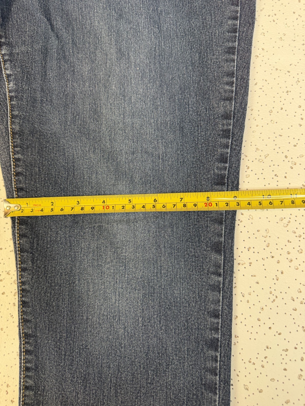 Signature by Levi Strauss Modern Straight Jeans Women’s 20M Medium Wash Stretch