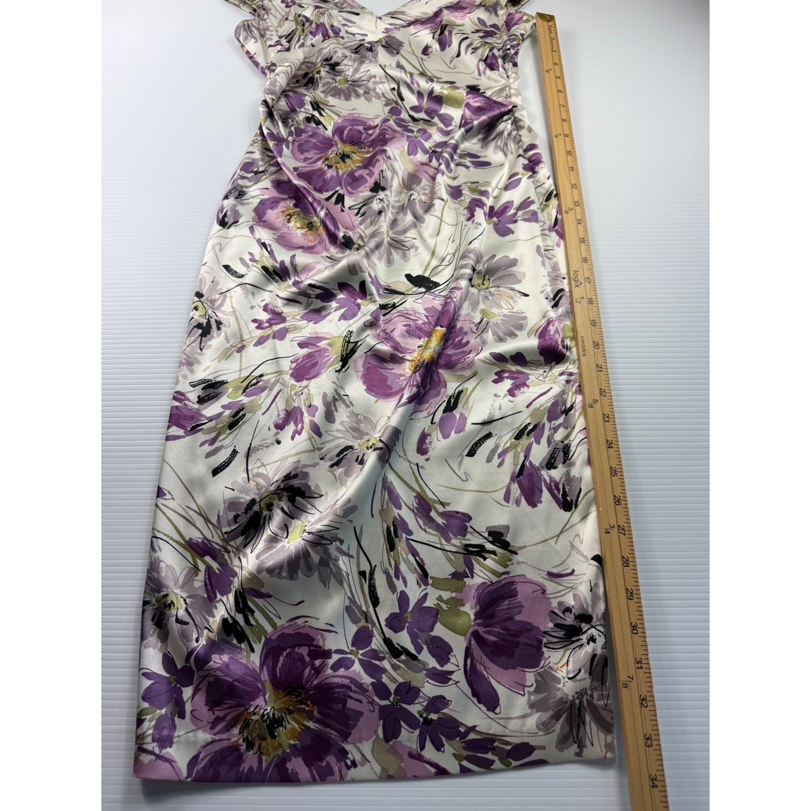 Maggy London Purple Floral Satin V-Neck Cap Sleeve Sheath Dress Size 8 RN 58142