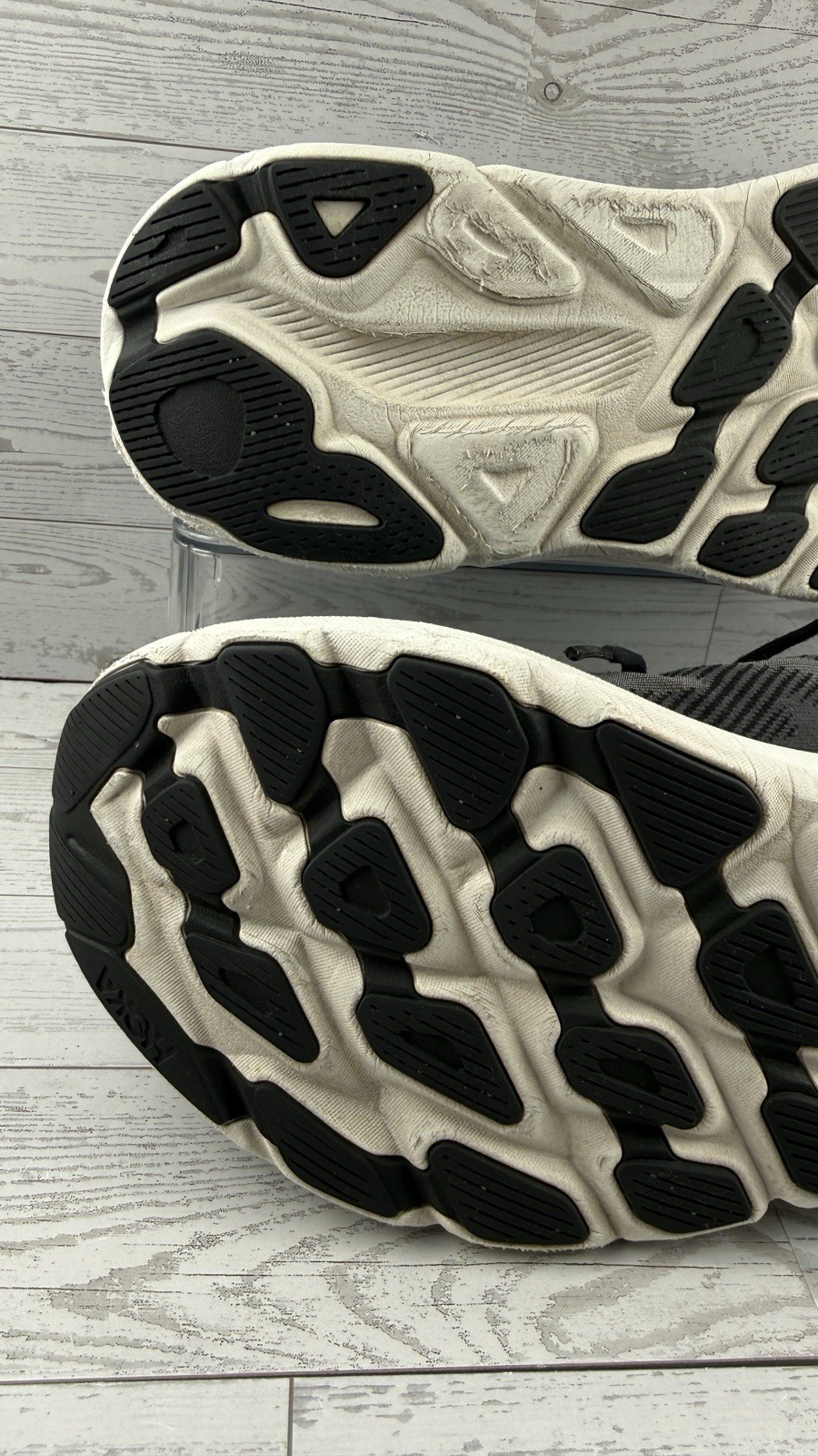Hoka One Clifton 9 Mens Size 11.5D Black White Running Walking Shoes #329